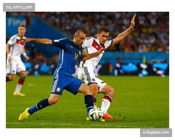 里埃拉收缩防守策略求变 法兰克福放弃高位防线应对伤病危机